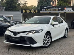 Weiß Gebraucht 2019 Toyota Camry Hybrid Business Edition Limousine | 18.850 €