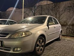Grau Gebraucht 2009 Chevrolet Lacetti Kleinwagen | 1.550 € (Fairer Preis)