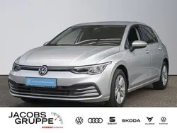 Silber Gebraucht 2020 VW Golf VIII Life Limousine | 18.280 € (Guter Preis)
