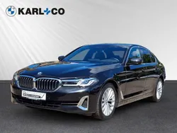 Schwarz Gebraucht 2022 BMW 520 Luxury Line Limousine | 35.280 € (Etwas zu teuer)