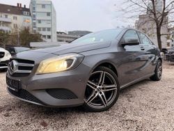 Grau Gebraucht 2015 Mercedes A180 Limousine | 5.950 € (Fairer Preis)
