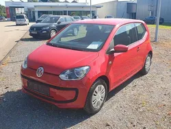 Rot Gebraucht 2016 VW up! move up! Kleinwagen | 5.800 € (Etwas zu teuer)