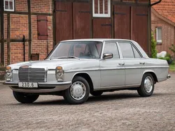 Silber Gebraucht 1974 Mercedes W114 Limousine | 39.900 €