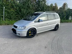 Silber Gebraucht 2004 Opel Zafira OPC Van / Kleinbus | 13.900 €