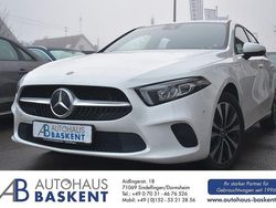 Weiß Gebraucht 2021 Mercedes A250 Limousine | 24.490 € (Fairer Preis)