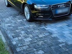 Schwarz Gebraucht 2012 Audi A4 Comfort Limousine | 12.500 € (Etwas zu teuer)