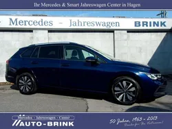 Atlantic blue Gebraucht 2024 VW Golf VIII Move Kombi | 22.345 € (Guter Preis)