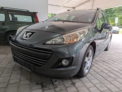 Grau Gebraucht 2009 Peugeot 207 Premium Kombi | 1.900 € (Superpreis)
