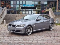 Grau Gebraucht 2010 BMW 318 Sport Line Limousine | 6.990 € (Etwas zu teuer)