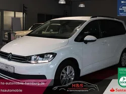 Pure white Gebraucht 2023 VW Touran Comfortline Van / Kleinbus | 30.900 € (Fairer Preis)