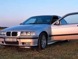 Silber Gebraucht 1999 BMW 323 Compact Exclusive Kleinwagen | 11.500 €