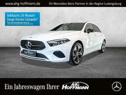 Weiß Gebraucht 2024 Mercedes A180 Night Limousine | 29.925 € (Fairer Preis)
