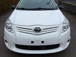 Weiß Gebraucht 2011 Toyota Auris Limousine | 4.699 € (Fairer Preis)