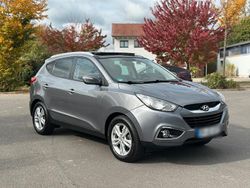 Grau Gebraucht 2012 Hyundai ix35 Premium SUV | 11.990 € (Etwas zu teuer)