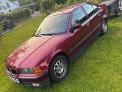 Rot Gebraucht 1994 BMW 325 Kleinwagen | 5.500 €