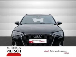 Mythosschwarz metallic Gebraucht 2024 Audi A3 Sportback e-tron Ambiente Limousine | 34.860 € (Teuer)