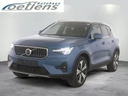 Blau Gebraucht 2022 Volvo XC40 Core SUV | 35.980 € (Etwas zu teuer)