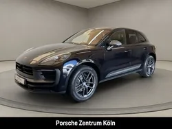 Tiefschwarzmetallic Neu 2024 Porsche Macan Sport SUV | 87.700 €