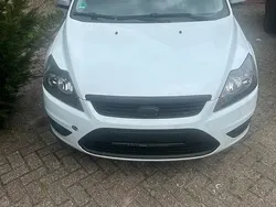 Weiß Gebraucht 2009 Ford Focus Kombi | 2.200 € (Guter Preis)