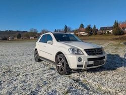 Weiß Gebraucht 2008 Mercedes ML320 AMG SUV | 15.151 €