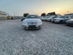 Silver metallic Gebraucht 2005 Toyota Avensis Executive Kombi | 2.000 € (Fairer Preis)
