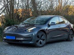 Grau Gebraucht 2021 Tesla Model 3 Limousine | 21.200 € (Guter Preis)
