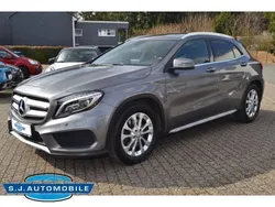 Grau Gebraucht 2016 Mercedes GLA250 AMG line SUV | 21.980 € (Fairer Preis)