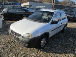 Weiß Gebraucht 1998 Opel Corsa Kleinwagen | 1.999 € (Teuer)