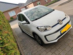 Weiß Gebraucht 2021 VW e-up! Kleinwagen | 10.500 € (Guter Preis)