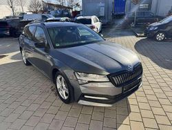 Grau Gebraucht 2023 Skoda Superb Kombi | 22.950 € (Superpreis)