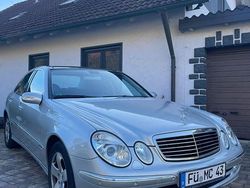 Silber Gebraucht 2002 Mercedes E240 Avantgarde Limousine | 9.000 €