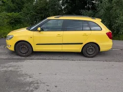 Gelb Gebraucht 2011 Skoda Fabia Kombi | 3.600 €