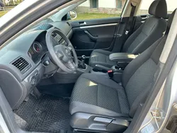 Grau Gebraucht 2009 VW Jetta Trendline Limousine | 2.700 € (Teuer)