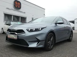 Grau Gebraucht 2022 Kia Ceed Sportswagon Vision Kombi | 21.490 € (Fairer Preis)