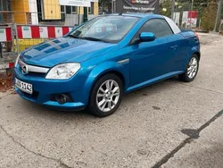 Blau Gebraucht 2007 Opel Tigra Cabrio | 1.600 €