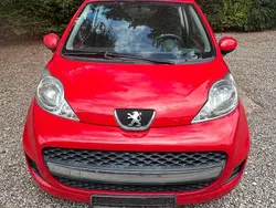 Rot Gebraucht 2009 Peugeot 107 Kleinwagen | 2.450 € (Teuer)