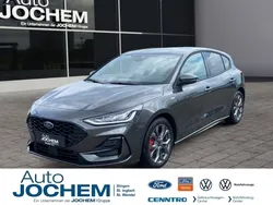 Grau Neu 2025 Ford Focus ST-Line Limousine | 27.939 € (Guter Preis)