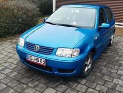Blau Gebraucht 2000 VW Polo Limousine | 1.200 € (Fairer Preis)