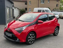 Rot Gebraucht 2019 Toyota Aygo X-play Kleinwagen | 10.499 € (Fairer Preis)