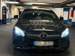 Schwarz Gebraucht 2018 Mercedes CLA220 Shooting Brake AMG Kombi | 15.450 € (Superpreis)