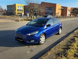 Blau Gebraucht 2014 Ford Focus Titanium Limousine | 6.900 € (Fairer Preis)