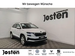 Weiß Gebraucht 2024 Skoda Karoq Selection SUV | 29.590 € (Guter Preis)