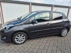 Grau Gebraucht 2014 Toyota Yaris Kleinwagen | 9.990 € (Fairer Preis)