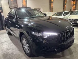 Schwarz Gebraucht 2017 Maserati Levante SUV | 27.950 €