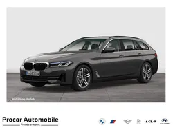 Grau Gebraucht 2023 BMW 520 Sport Line Kombi | 35.440 € (Guter Preis)