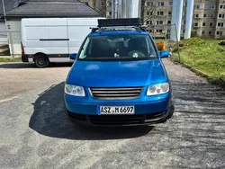 Blau Gebraucht 2003 VW Touran Van / Kleinbus | 1.500 € (Fairer Preis)