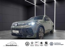 Grün Neu 2025 VW Tiguan R-line SUV | 65.892 €
