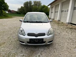 Silber Gebraucht 2005 Toyota Yaris Sol Kleinwagen | 3.990 € (Etwas zu teuer)