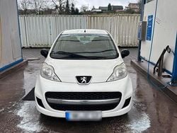 Weiß Gebraucht 2010 Peugeot 107 Filou Kleinwagen | 1.750 € (Fairer Preis)