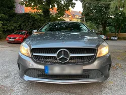 Grau Gebraucht 2017 Mercedes A180 Limousine | 12.490 € (Guter Preis)